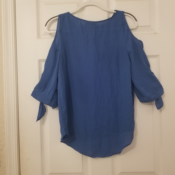 Blue Top - Picture 3 of 4